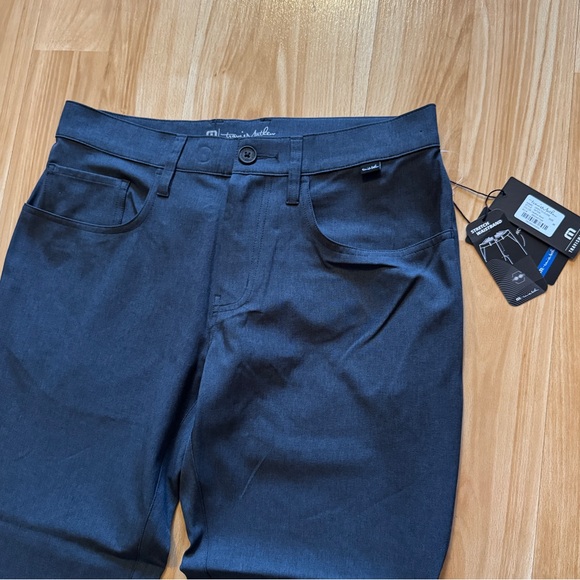 NEW- TravisMathew Open To Close Midweight Performance Golf Pants- size 30x32